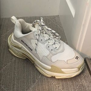 Balenciaga Tripple S sneakers